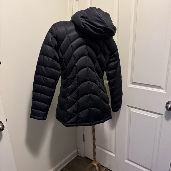 Patagonia Women's Quilted Black Down Puffer Jacket - Picture 3 of 9